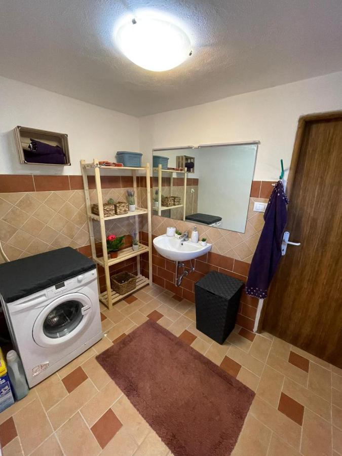 Milka Galižana Exterior foto