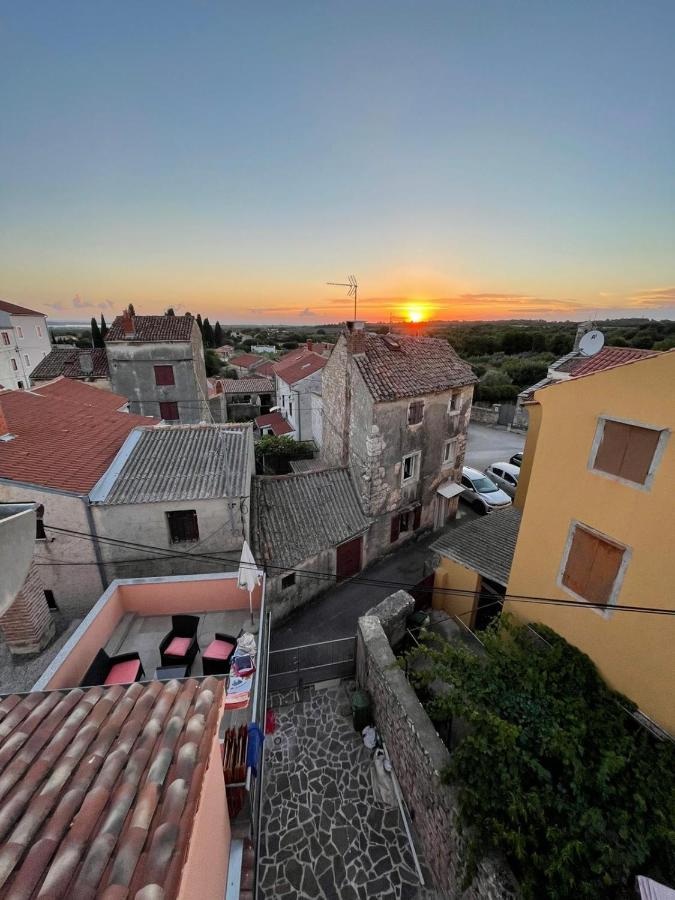Milka Galižana Exterior foto